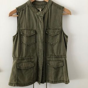 Cargo Vest Olive Small NWT